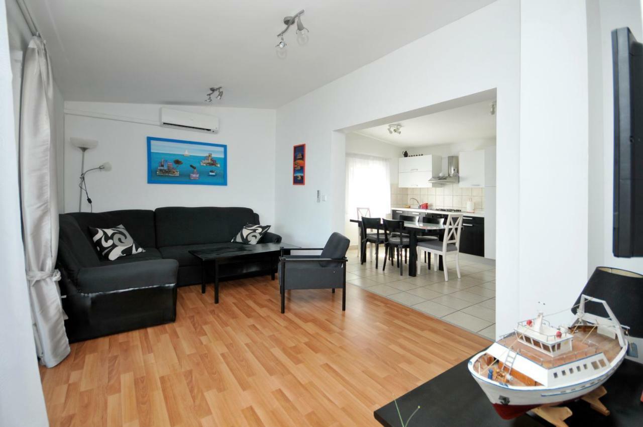Apartment Sandra โตรกีร์ ภายนอก รูปภาพ